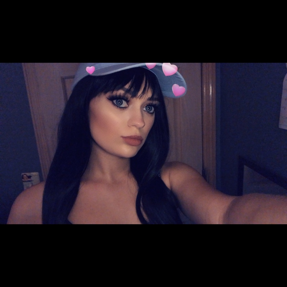 Meet your Posher, Brooke